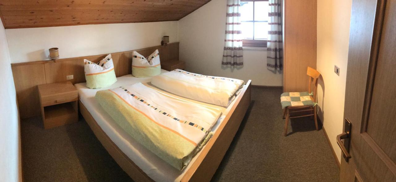 Campedel Hof Apartment กัสเตลรอตโต ภายนอก รูปภาพ